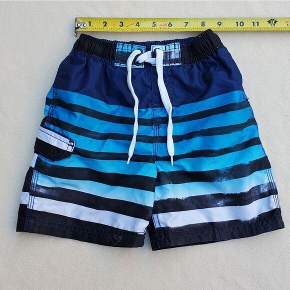 Kanu striped swim trunks Size 4T - Picture 3 of 10